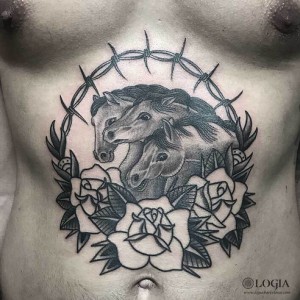 tatuaje-torso-cavallos-mandala-logia-barcelona-Laia  